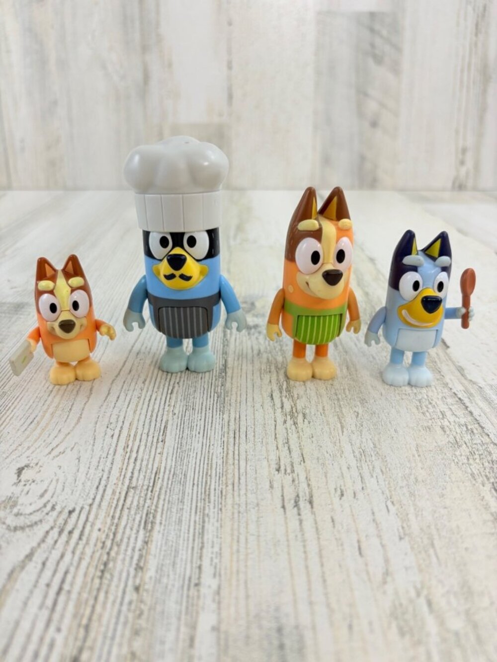 Bluey LOT of 4 Family COOKING Chef Dad Mum Figures Bingo Bandit Chilli Blue